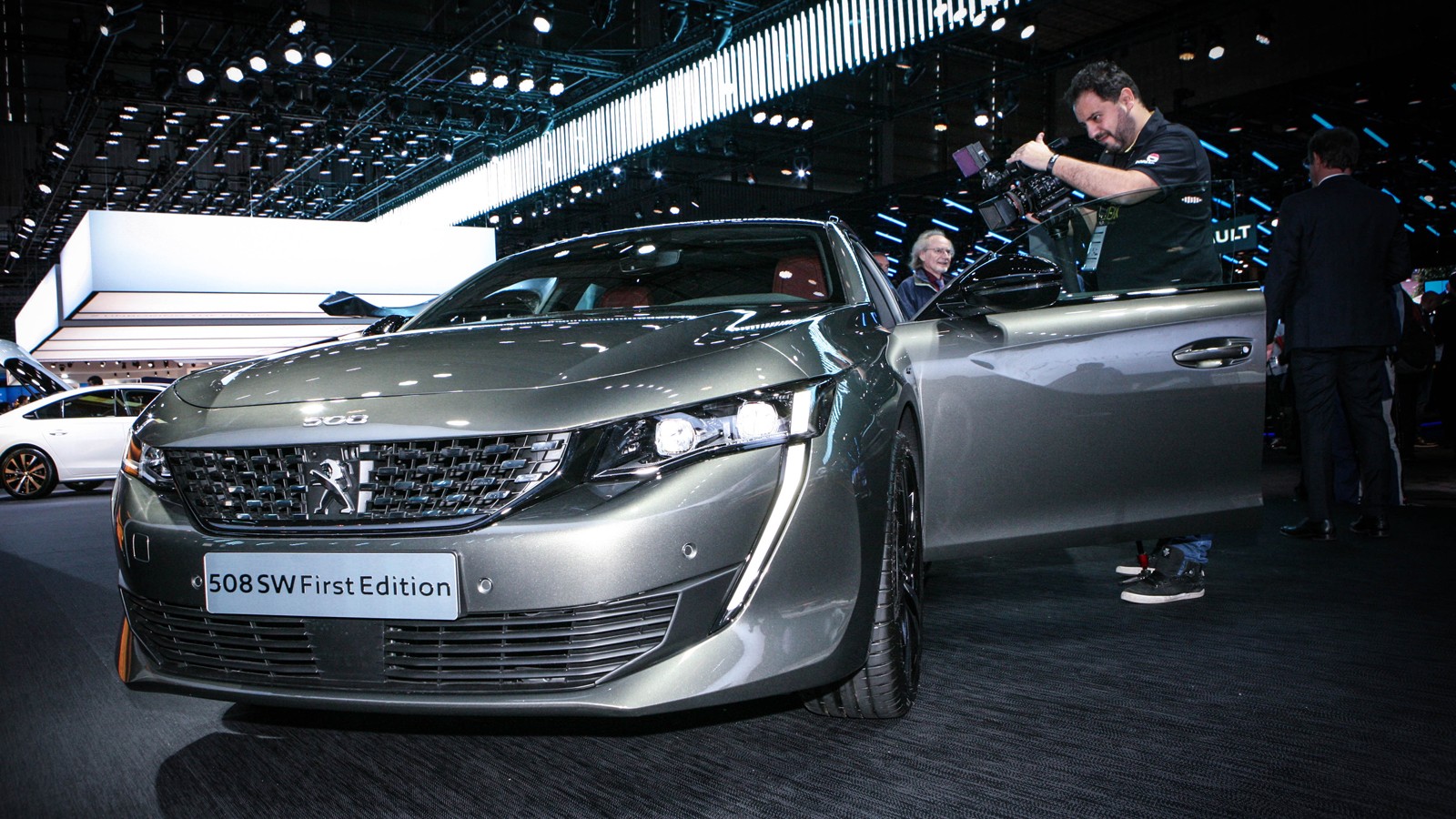 Новый универсал Peugeot 508 стартует в Европе с дорогой версии